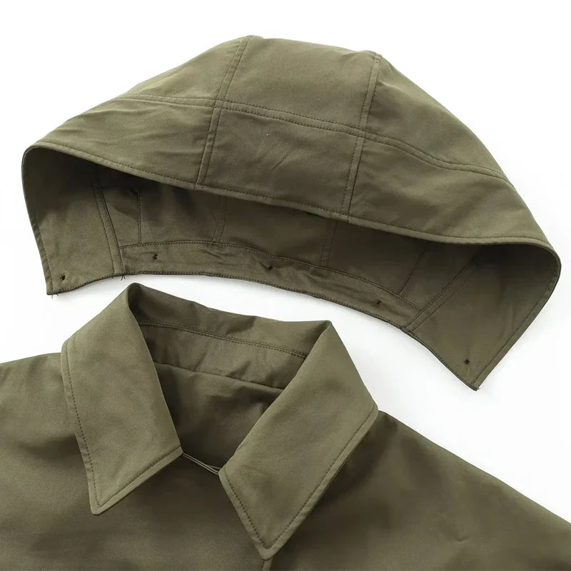 Chaqueta utilitaria con capucha de talla grande